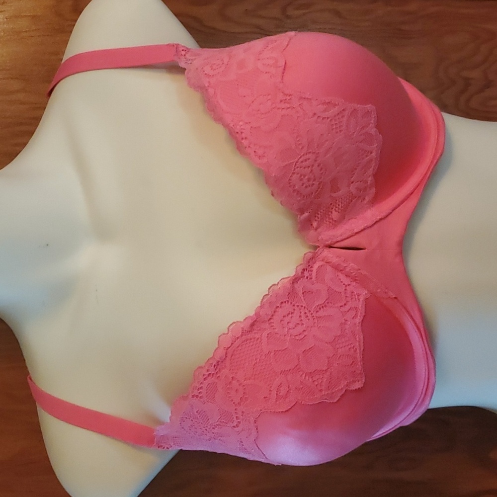 Maidenform padded push-up bra. 40C